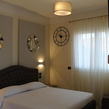 Villa Martina Luxury Rooms 代森扎诺-德尔加达 外观 照片