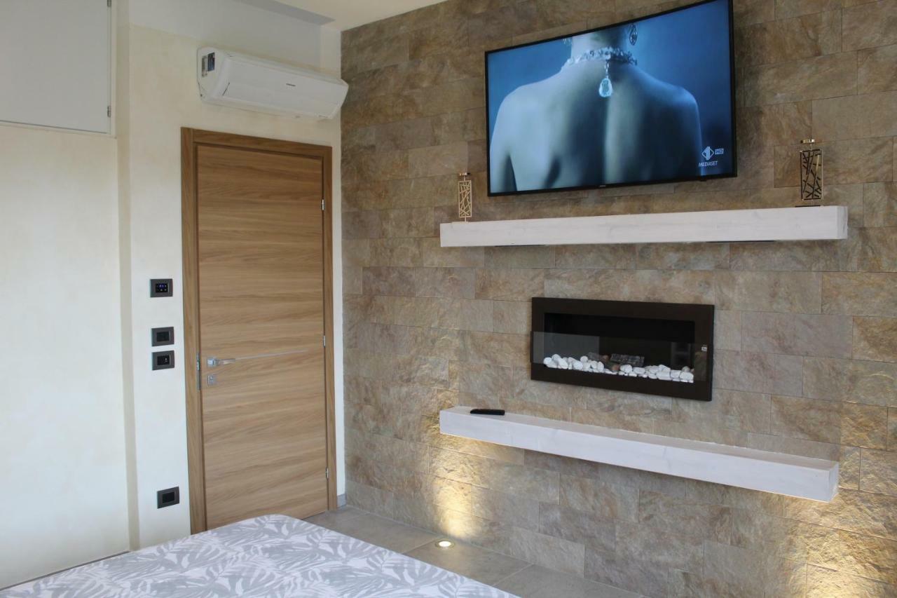 Villa Martina Luxury Rooms 代森扎诺-德尔加达 外观 照片