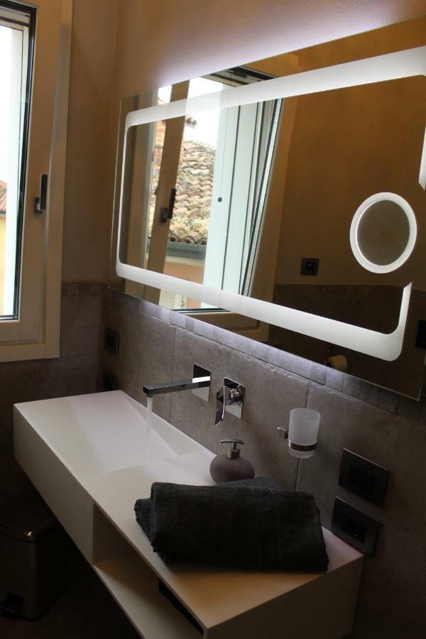 Villa Martina Luxury Rooms 代森扎诺-德尔加达 外观 照片
