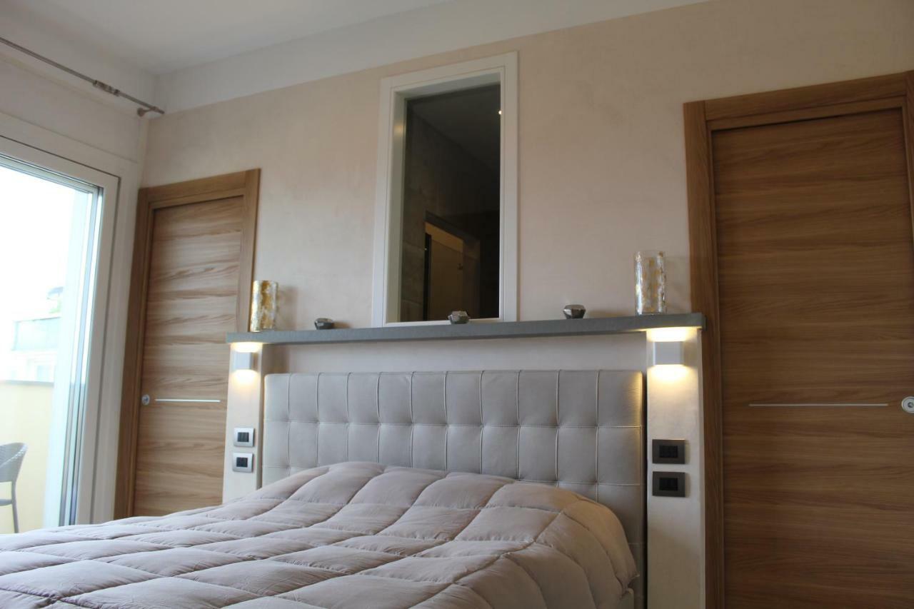 Villa Martina Luxury Rooms 代森扎诺-德尔加达 外观 照片