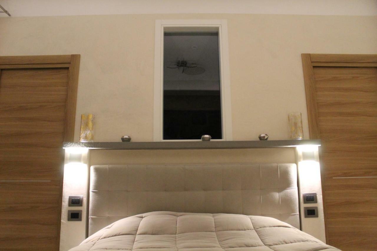 Villa Martina Luxury Rooms 代森扎诺-德尔加达 外观 照片